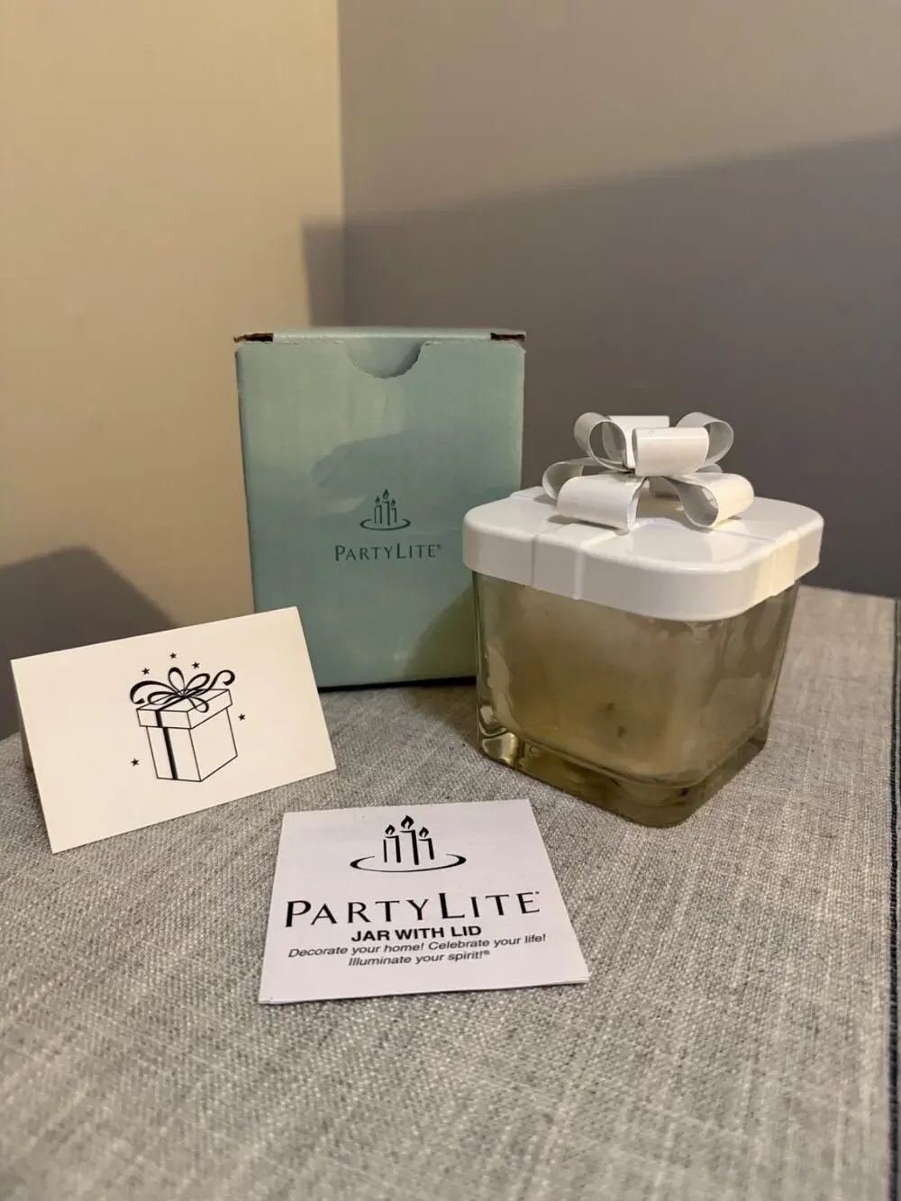 PartyLite Present Jar Candle w/ Lid & Box | Coconut Cove | Burned - Picture 1 of 7
